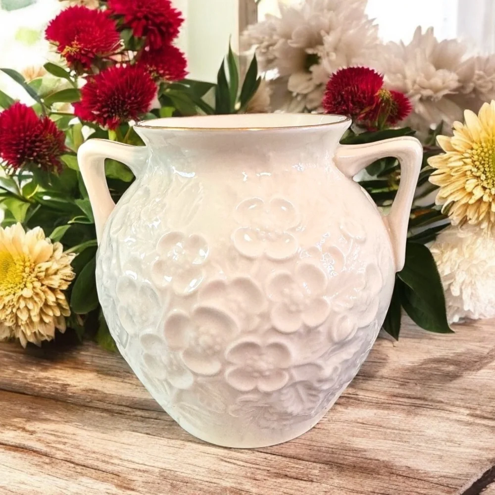 Lenox Dogwood Blossom Porcelain Ivory With 24k Gold Trim Double Handle Vase